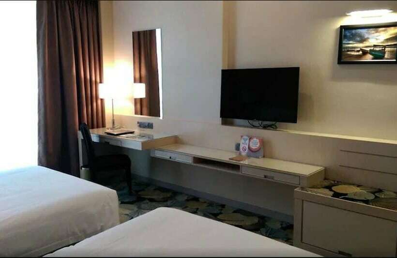 Номер Deluxe, Imperial Hotel Kuching