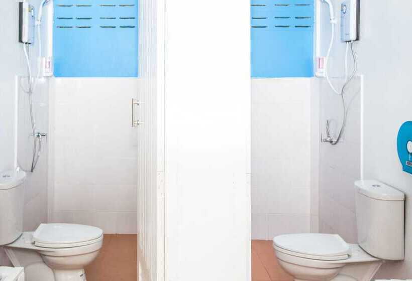 تختخواب در اتاق مشترک, Shiralea Backpackers Resort