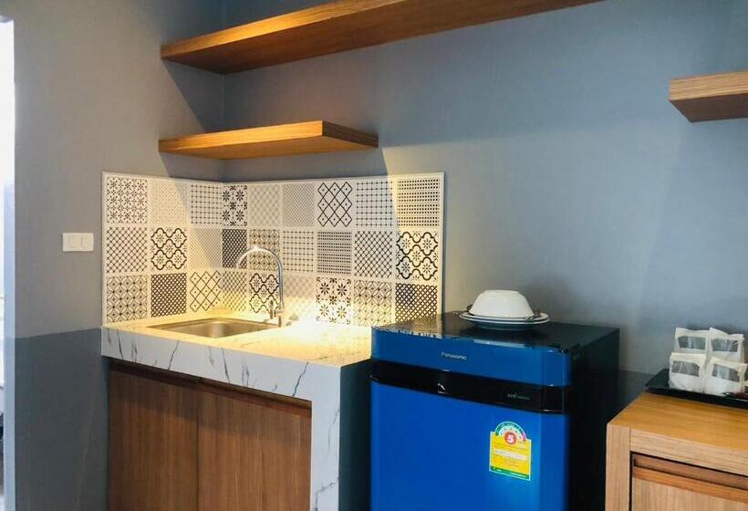 اتاق لوکس سه تخته, The Rubber Hotel Phuket