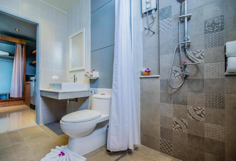 اتاق لوکس سه تخته, The Rubber Hotel Phuket
