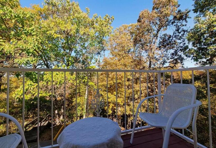 キングサイズベッドのスタンダードルーム, O Eureka Springs  Christ Of Ozark Area