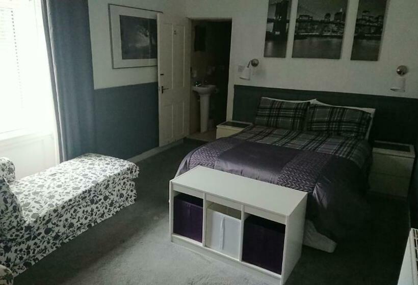 Номер Стандарт, Nethermains House