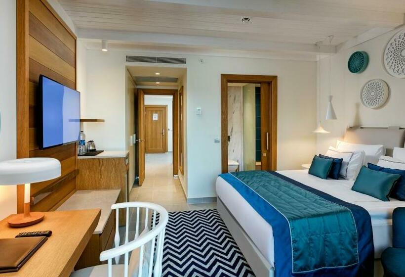 Семейный Номер, Titanic Luxury Collection Bodrum