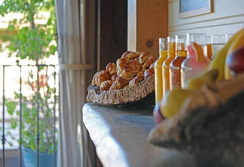 اتاق استاندارد چهار تخته, Maora Village