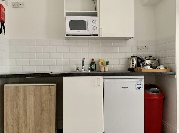 Номер Стандарт, Sarum Apart