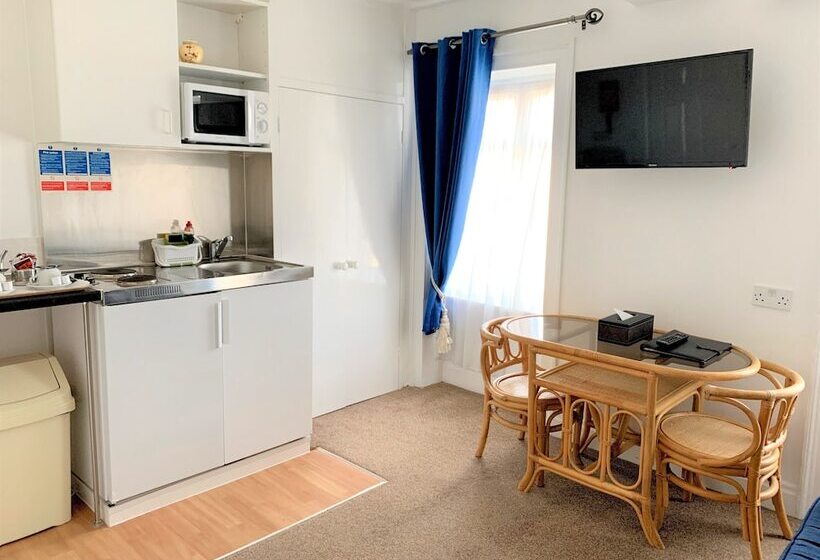 Семейный Номер, Sarum Apart