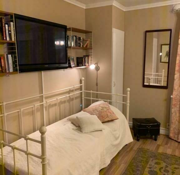 标准三人间, Furulidens B & B