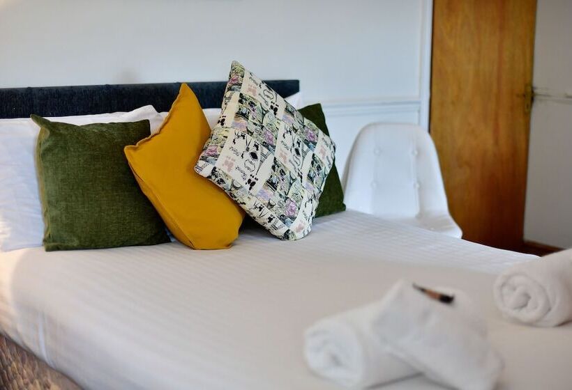 Семейный Номер, Tree Tops Guest House