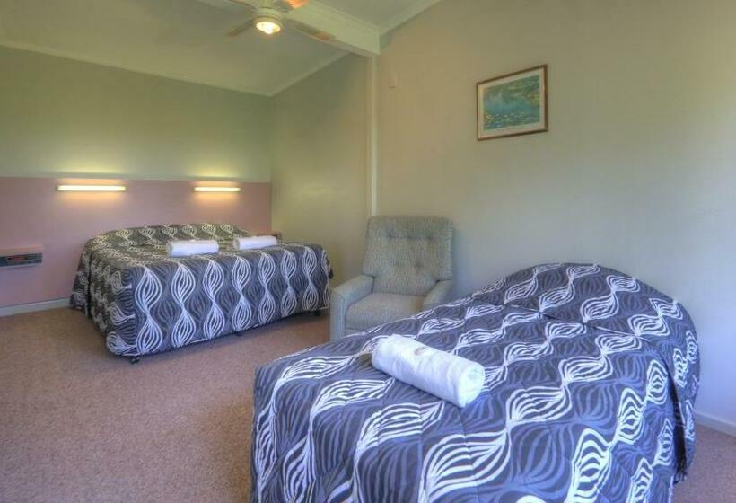Семейный Номер, Jacaranda Motor Lodge