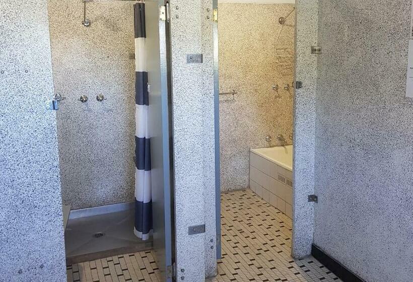 اتاق استاندارد یک تخته با سرویس بهداشتی مشترک, Pier Hotel Coffs Harbour