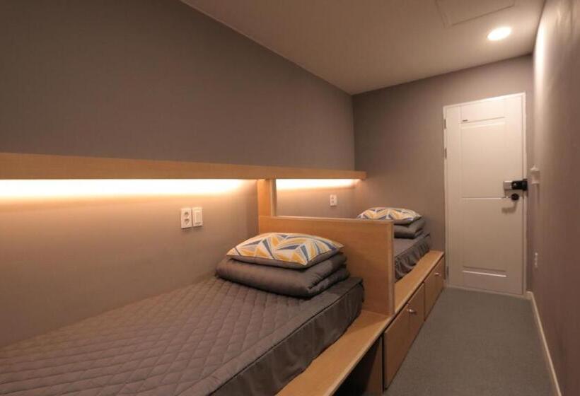 Номер Стандарт Совместная Ванная, Blueboat Hostel Gyeongju
