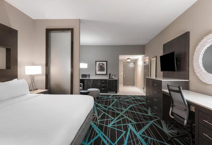 Люкс, Holiday Inn Express & Suites   Charlotte Airport, An Ihg