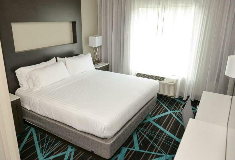 Номер Стандарт, Holiday Inn Express & Suites   Charlotte Airport, An Ihg