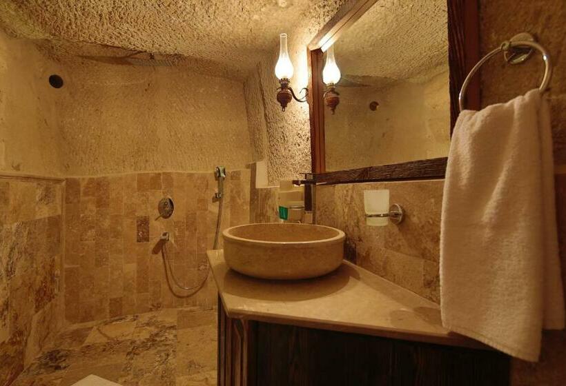 اتاق استاندارد, Hidden Cave