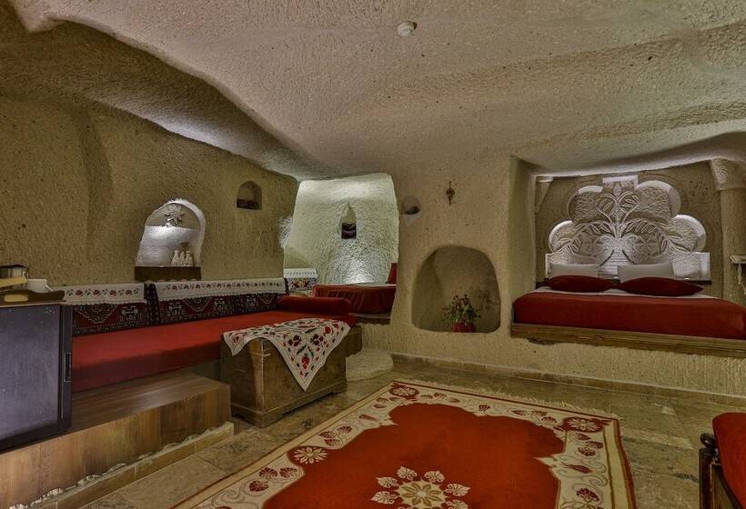 سوییت خانوادگی, Hidden Cave