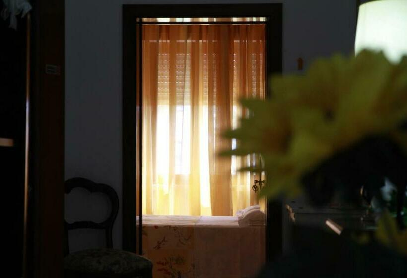 اتاق استاندارد, La Mimosa