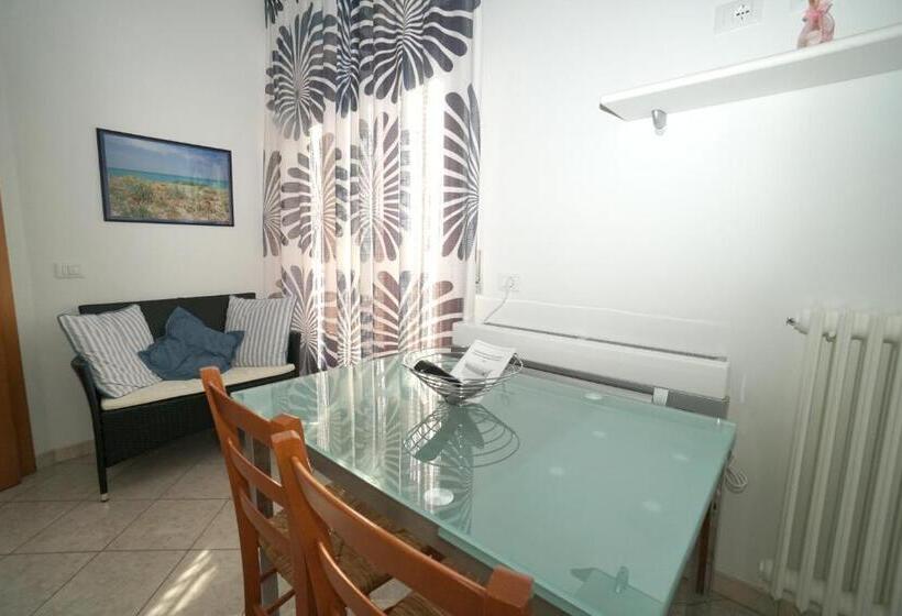آپارتمان 1 خوابه با بالکن, La Mimosa