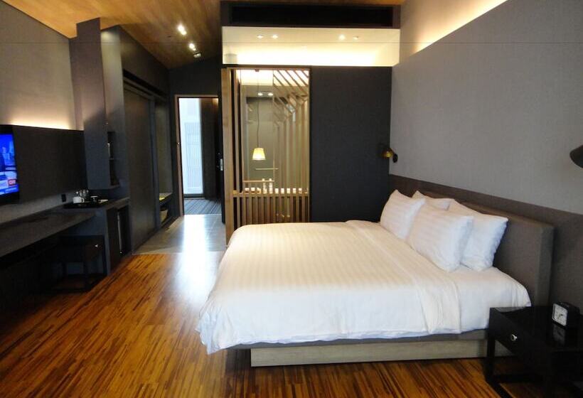 디럭스 룸, Midori Clark Hotel And Casino