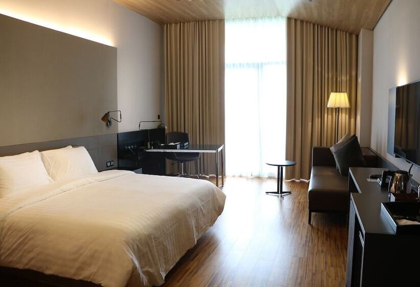 디럭스 룸, Midori Clark Hotel And Casino