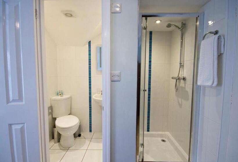اتاق سوپریور یک تخته, The Coppice   Including Off Site Health Club