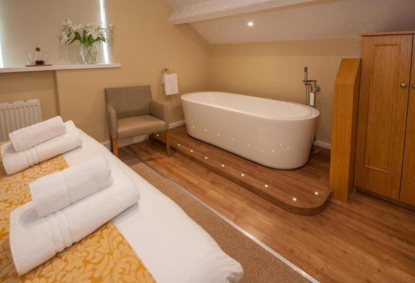 اتاق لوکس با تخت بزرگ, The Coppice   Including Off Site Health Club