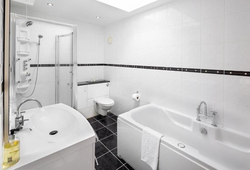 Deluxe Suite King Bed, The Coppice   Including Off Site Health Club