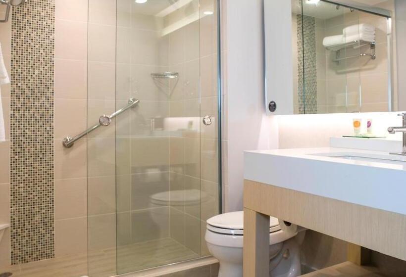 اتاق استاندارد با چشم‌انداز دریاچه, Hyatt Place Managua