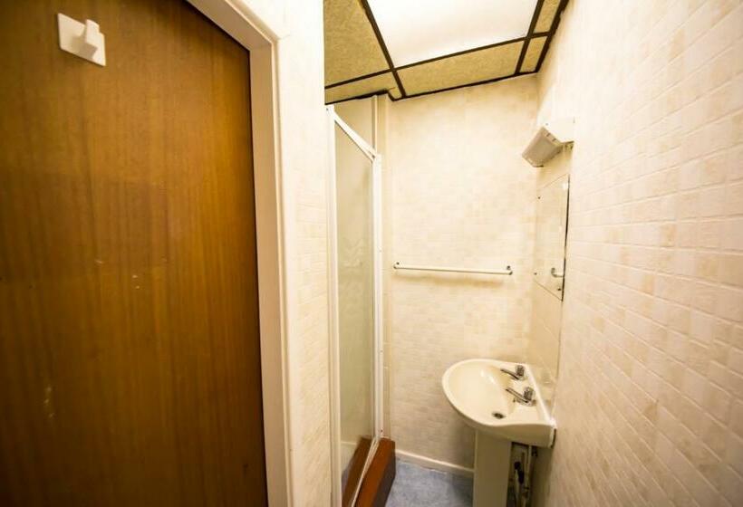 חדר משפחתי, Myroomz Silver Strand