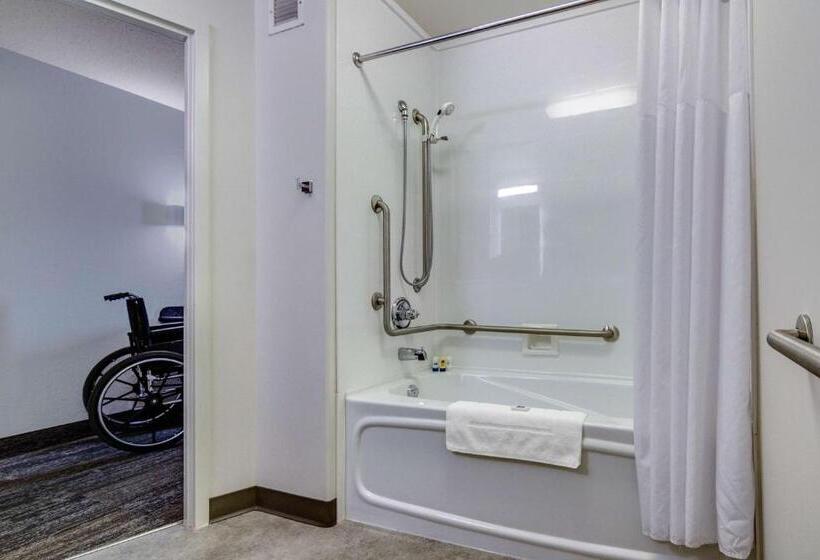 デラックスルーム, Motel 6 Saskatoon, Sk