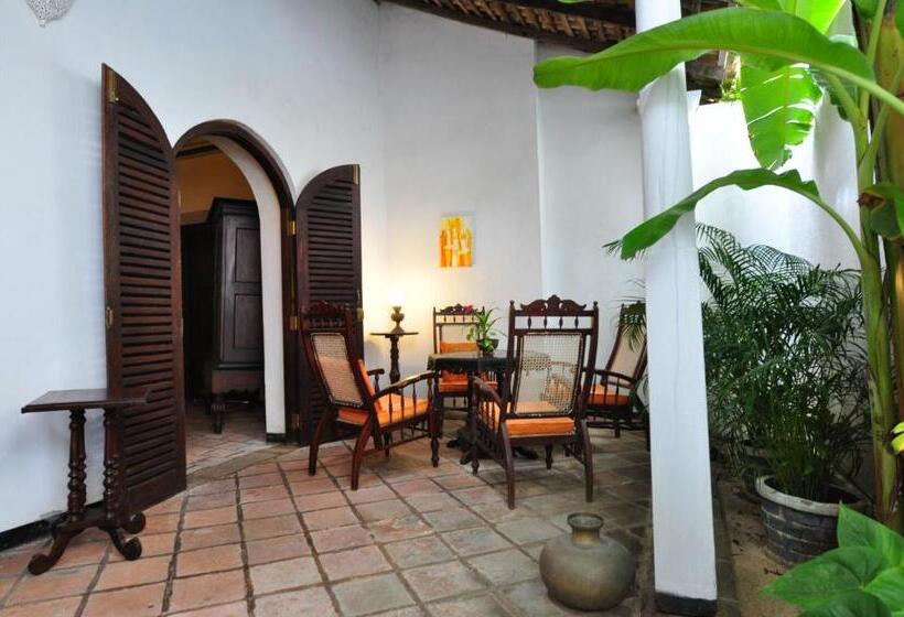 Люкс Кровать Кинг, Secret Garden Villa   Unawatuna