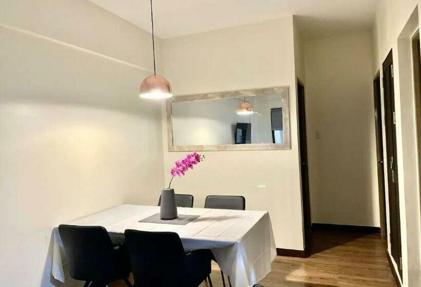 سوییت با چشم‌انداز کوه, One Aston Deluxe Suite Baguio 2br At Bristle Ridge