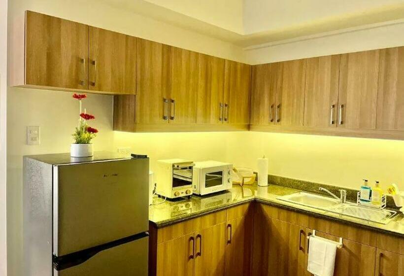 سوییت با چشم‌انداز کوه, One Aston Deluxe Suite Baguio 2br At Bristle Ridge