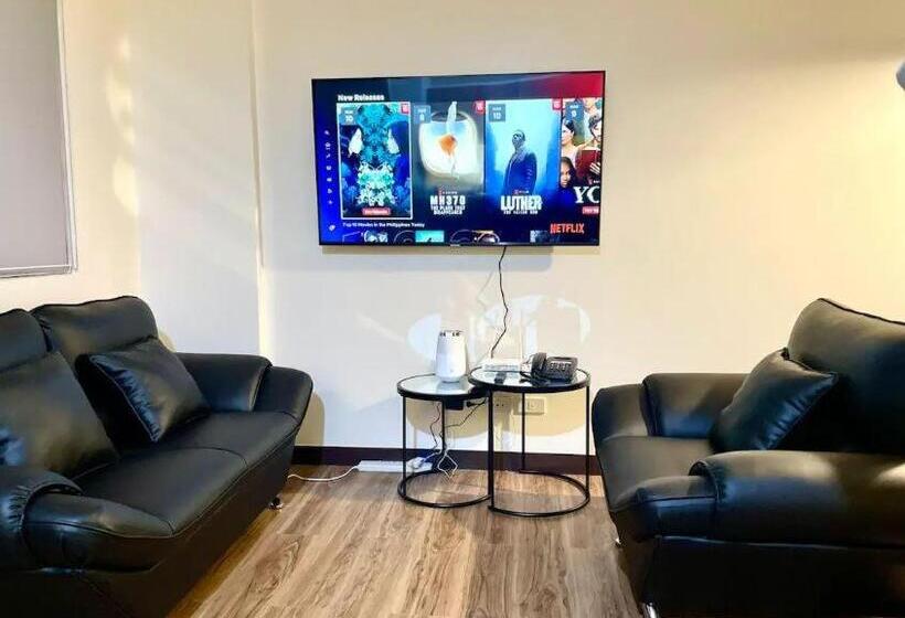 سوییت با چشم‌انداز کوه, One Aston Deluxe Suite Baguio 2br At Bristle Ridge
