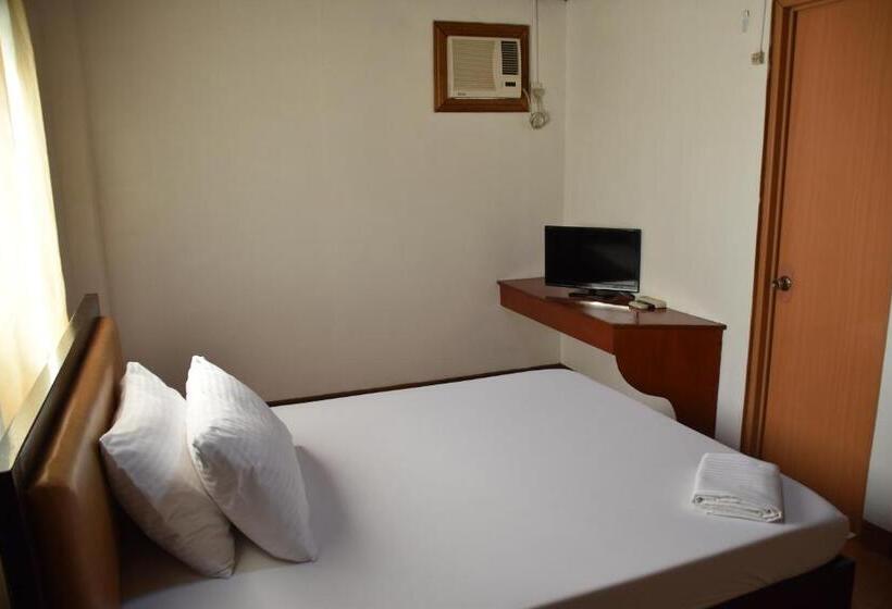 Трехместный Номер Стандарт с Балконом, Roy S Rendezvous Boracay