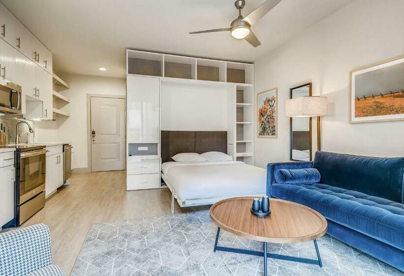 استودیوی استاندارد, Sentral East Austin At 1630 E Sixth