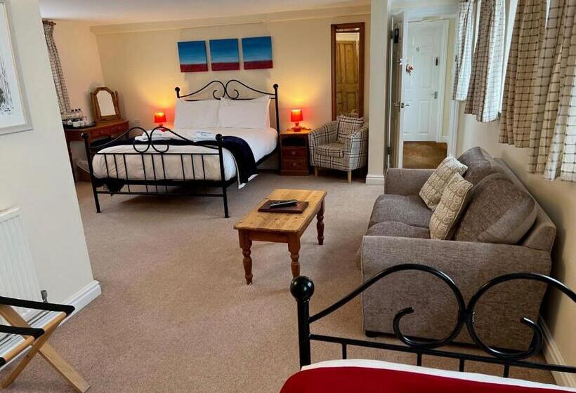 Семейный Номер, The Coppleridge Inn