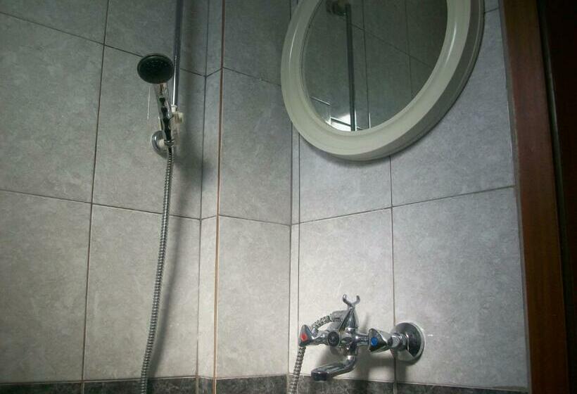 اتاق استاندارد با چشم‌انداز باغ, Rooms Nikola Rule Ostojic