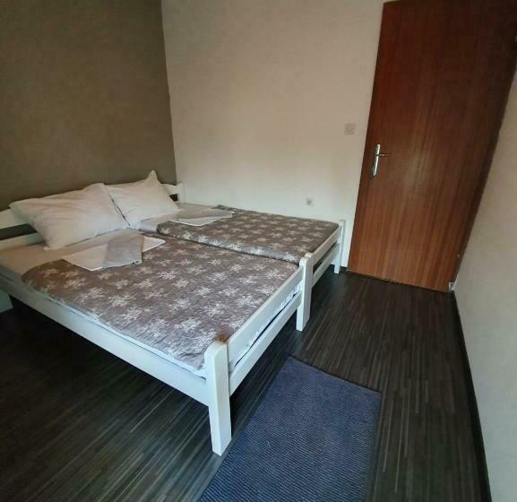 اتاق استاندارد با چشم‌انداز باغ, Rooms Nikola Rule Ostojic