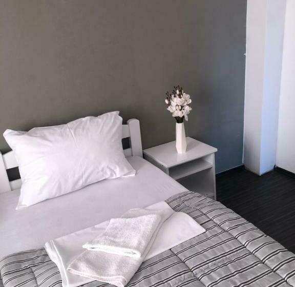 اتاق استاندارد با چشم‌انداز باغ, Rooms Nikola Rule Ostojic