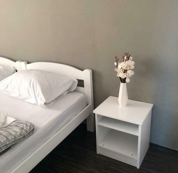 اتاق استاندارد با چشم‌انداز باغ, Rooms Nikola Rule Ostojic