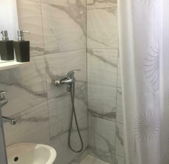 اتاق استاندارد سه نفره, Rooms Nikola Rule Ostojic