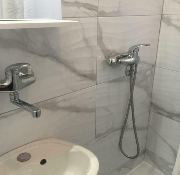اتاق استاندارد سه نفره, Rooms Nikola Rule Ostojic