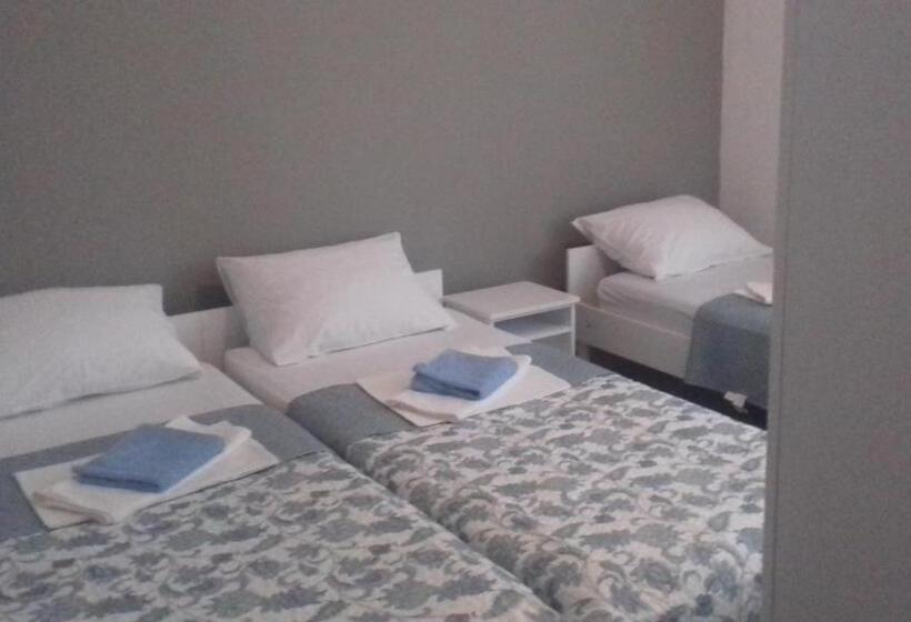 اتاق استاندارد سه نفره, Rooms Nikola Rule Ostojic