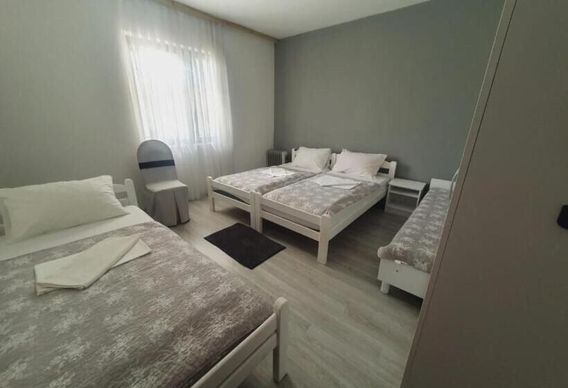 اتاق کلاسیک چهارنفره, Rooms Nikola Rule Ostojic