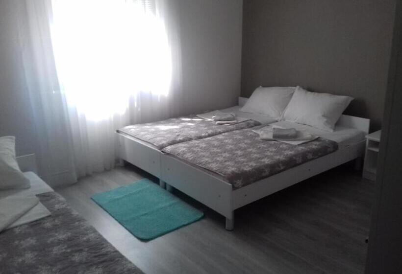 اتاق کلاسیک چهارنفره, Rooms Nikola Rule Ostojic