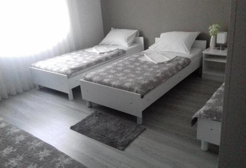 اتاق کلاسیک چهارنفره, Rooms Nikola Rule Ostojic