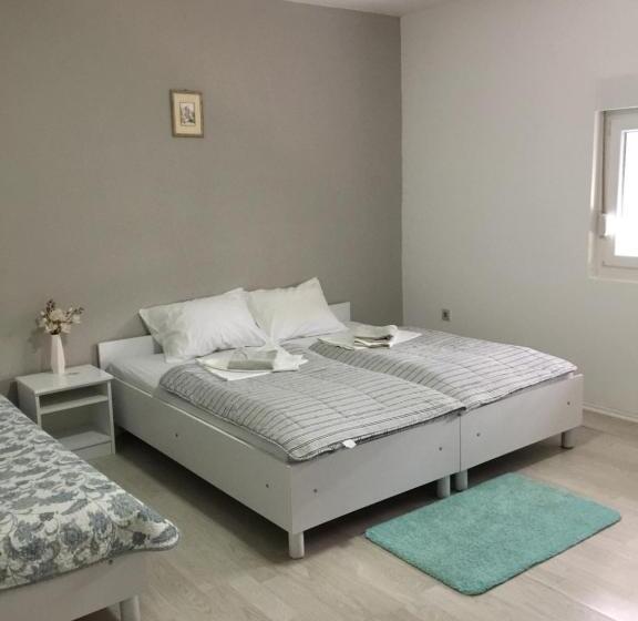 اتاق استاندارد, Rooms Nikola Rule Ostojic