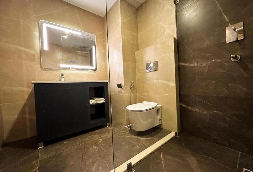 اتاق لوکس با تخت بزرگ, Lake View Resort