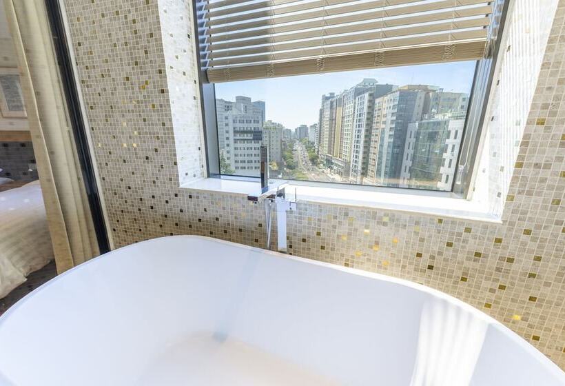 Полулюкс, Shin Shin Hotel Jeju Airport