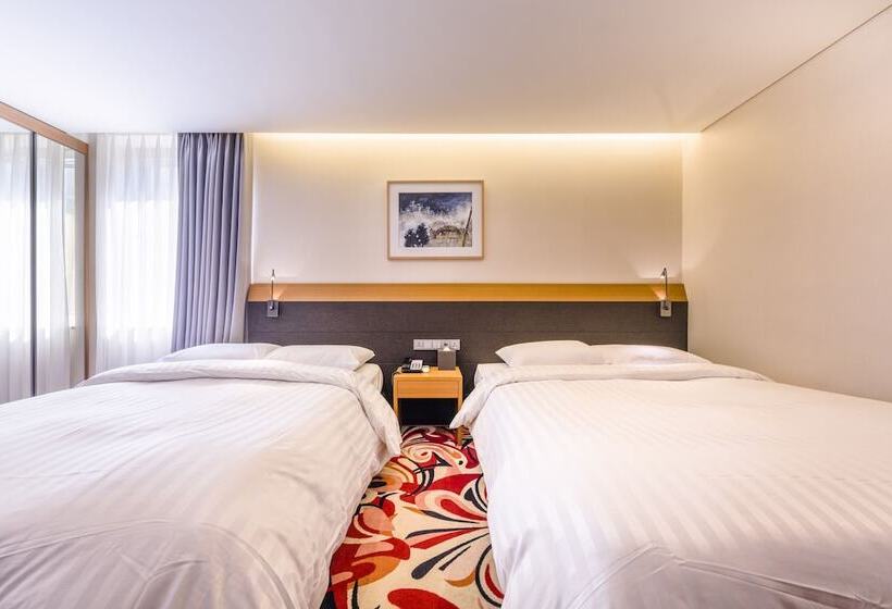 Номер Deluxe, Shin Shin Hotel Jeju Airport